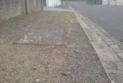 Unadopted pavements - example from Arnhall Drive, Dundee