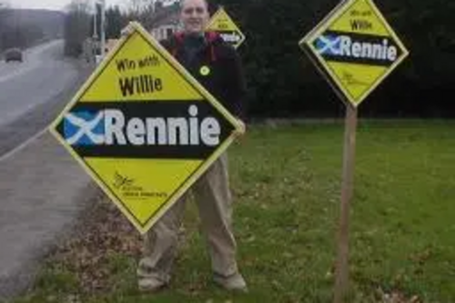 Michael Charlton from Dundee LibDems campaigning in Dunfermline & West Fife