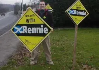 Michael Charlton from Dundee LibDems campaigning in Dunfermline & West Fife